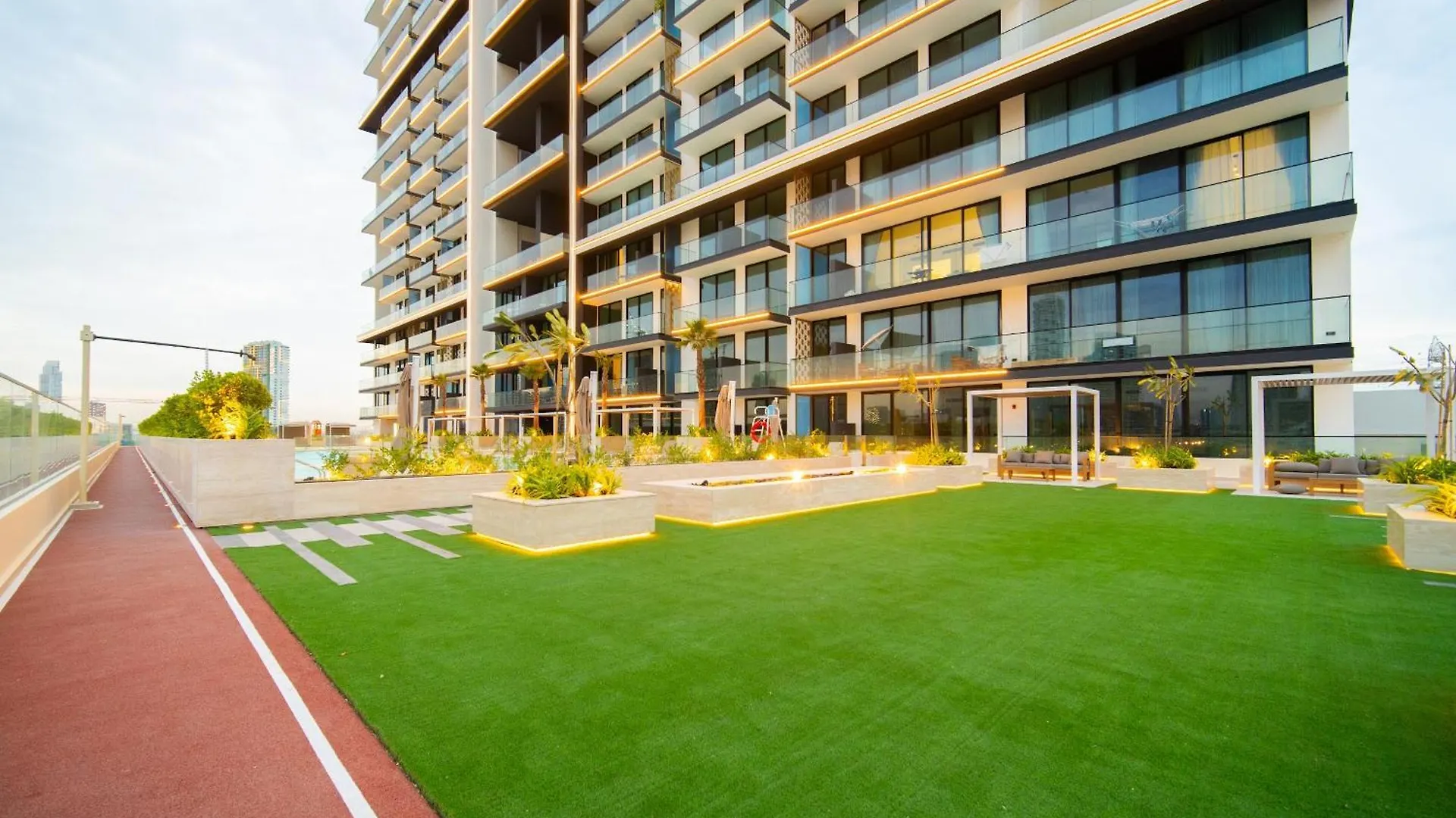 Your Peaceful View - 1Br With 2 Balconies On 28Th Floor Dubai Apartment