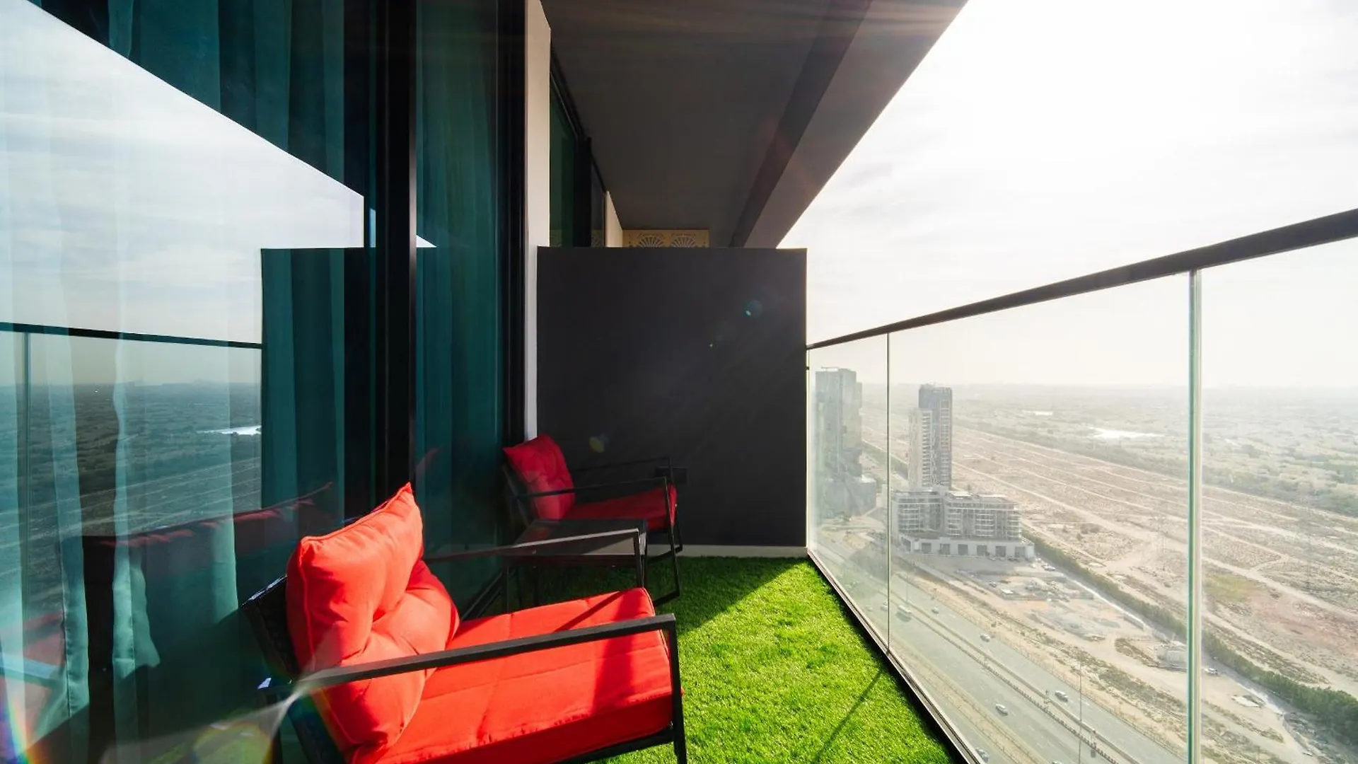Your Peaceful View - 1Br With 2 Balconies On 28Th Floor Dubai Apartment
