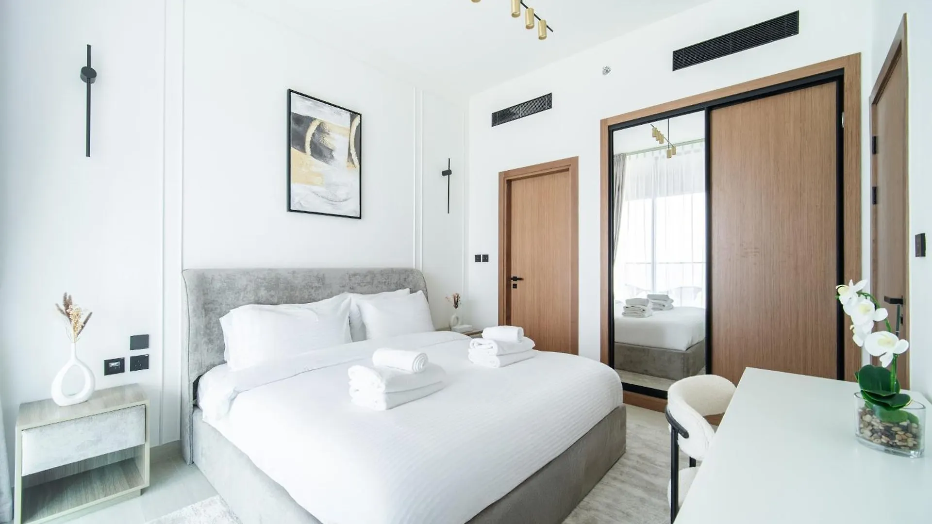 Your Peaceful View - 1Br With 2 Balconies On 28Th Floor Dubai Apartment